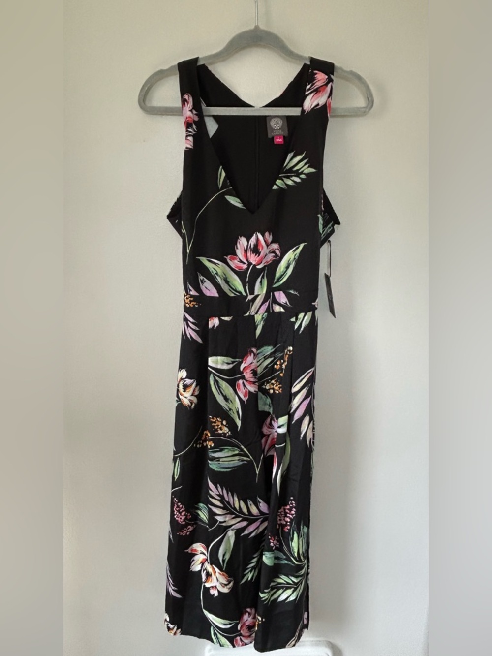 NWT Vince Camuto Sleeveless Floral Jumpsuit (L)